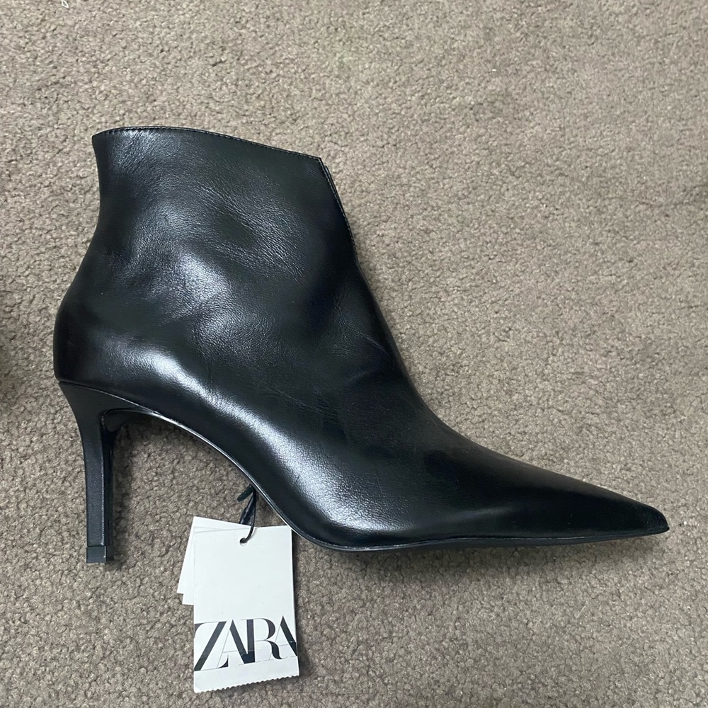 NEW ZARA BOOTS